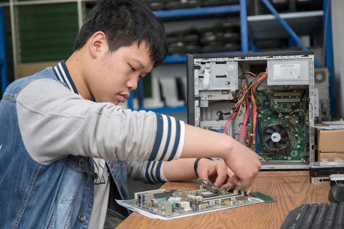 刘师畅.jpg 刘师畅.jpg